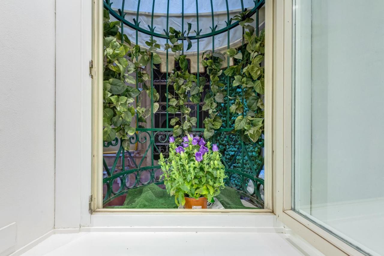Via Condotti Private Suite Рим Екстер'єр фото